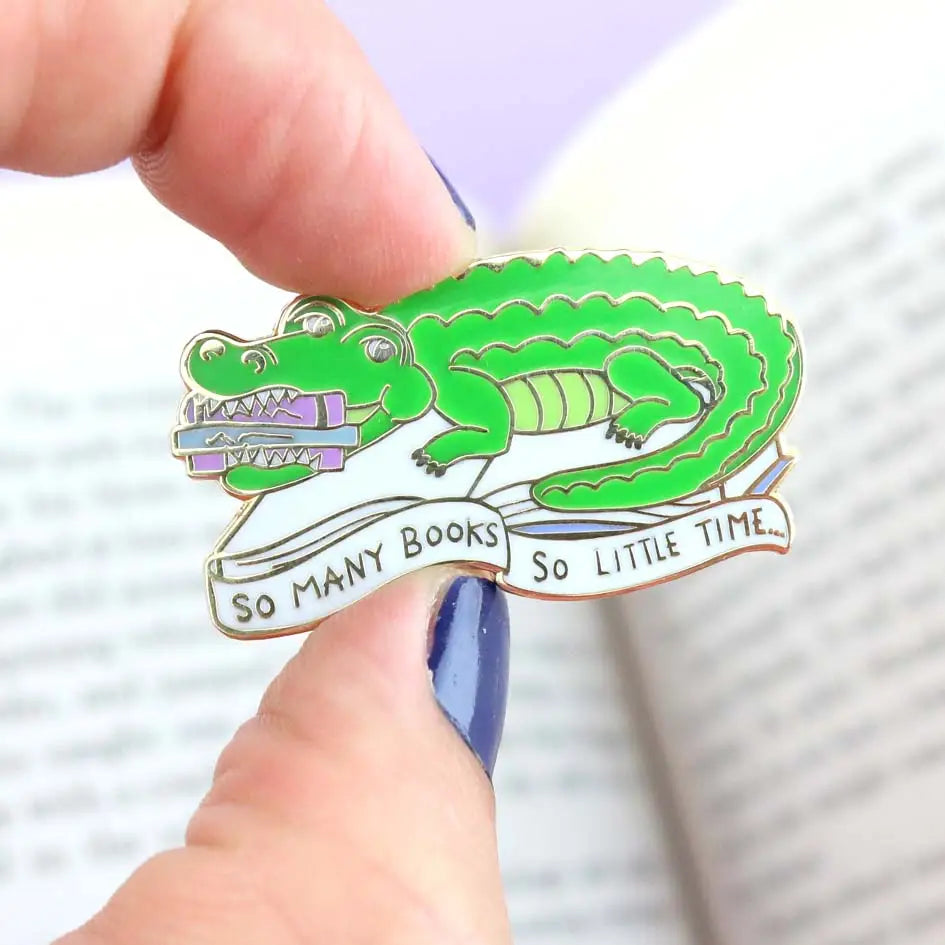 Jubly-Umph Pin - So Many Books in hand