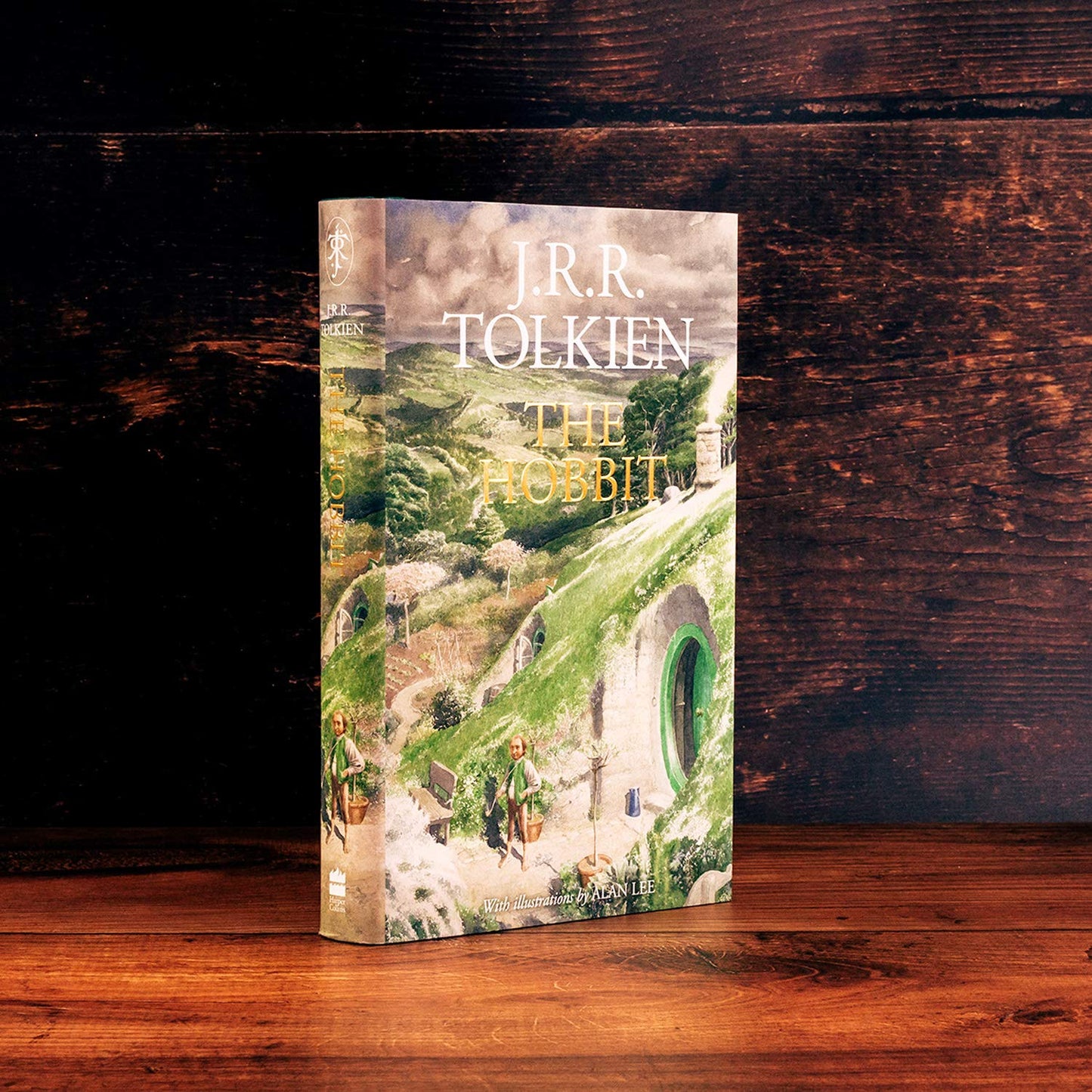The Hobbit - J. R. R. Tolkien (HB) side view