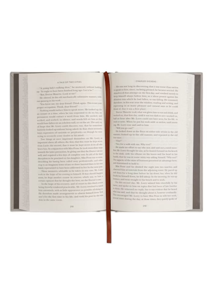 A Tale of Two Cities - Signature Clothbound Editions open pages