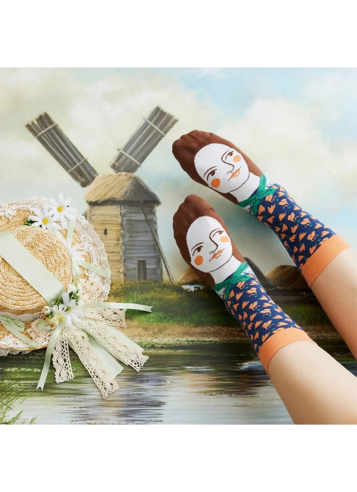 Chatty feet socks - Charlotte Brontoe on feet